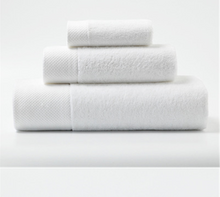 Load image into Gallery viewer, Luxury Bath Towel Set - 3 Piece - 100% Cotton