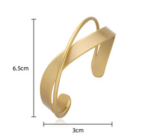 Load image into Gallery viewer, Women's Elegant Gold Bangle