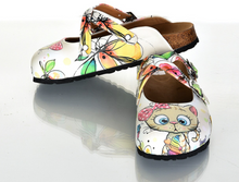 Load image into Gallery viewer, Quality Women's Sabo Slipper - Many Styles & Colours