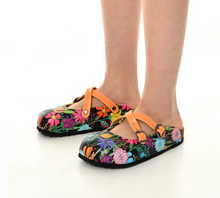 Load image into Gallery viewer, Quality Women's Sabo Slipper - Many Styles & Colours