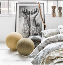 Load image into Gallery viewer, "Arna Lisa" Royal Collection - 100% Pure Linen Comfortable Breathable Bedding Set Natural Plant Fiber Flax Duvet Cover