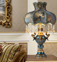 Load image into Gallery viewer, Arna Royal Collection - European Retro Vintage Table Lamp