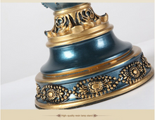 Load image into Gallery viewer, Arna Royal Collection - European Retro Vintage Table Lamp
