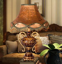 Load image into Gallery viewer, Arna Royal Collection - Vintage European Retro Table Lamp