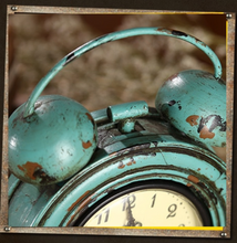 Load image into Gallery viewer, Deluxe "Arna Royal Clock Collection" Retro Iron Clock - Many Colours