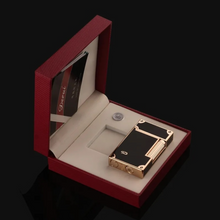 Load image into Gallery viewer, &quot;Arna Lisa&quot; Royal Collection - Top End Business Lighter Refillable Metal + Gift Box
