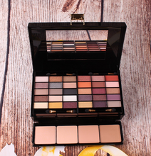 Load image into Gallery viewer, Professional Make Up Kit + Black Case

