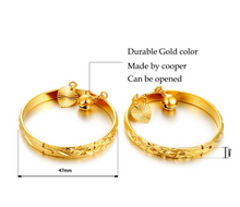 Load image into Gallery viewer, Baby&#39;s Bangle - Gold or Silver
