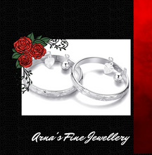 Load image into Gallery viewer, Baby&#39;s Bangle - Gold or Silver
