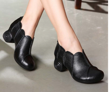 Load image into Gallery viewer, &quot;Arna&quot; Collection Shoes - Handcrafted Original Leathers - Retro Women Pumps
