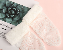 Load image into Gallery viewer, Limited Edition Lace Sock - 4 pairs - White/Black
