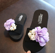 Load image into Gallery viewer, Girls Limited Edition - Stylish Jandal Slip On - Special Occassion
