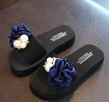 Load image into Gallery viewer, Girls Limited Edition - Stylish Jandal Slip On - Special Occassion
