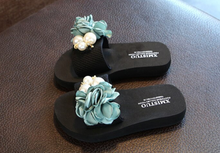 Load image into Gallery viewer, Girls Limited Edition - Stylish Jandal Slip On - Special Occassion
