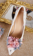 Load image into Gallery viewer, Limited Edition - Luxury Lace Shoe Set - Many colours &amp; Sizes (Shoe + Clutch) Wedding

