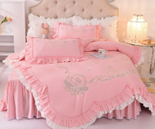 Load image into Gallery viewer, &quot;Arna Lisa Royal Collection&quot; - New Luxury White 100% Cotton Floral Embroidery Bedding Set
