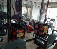 Load image into Gallery viewer, Luxury Hairdressing Salon Trolley - Barber Shop Hair Salon Trolley Retro Multi-Function - Many Styles
