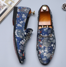 Load image into Gallery viewer, Mens Casual Embroidery Canvas Shoes  - Many Sizes &amp; Colours
