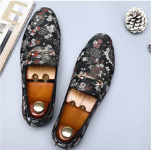 Load image into Gallery viewer, Mens Casual Embroidery Canvas Shoes  - Many Sizes &amp; Colours
