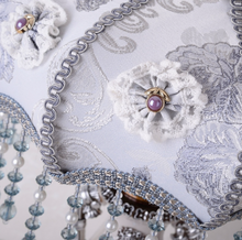 Load image into Gallery viewer, Arna Royal Collection - Vintage European Retro Table Lamp
