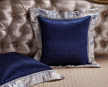 Load image into Gallery viewer, &quot;Arna Lisa&quot; Royal Collection - New Royal Luxury Bedding - King - 10 Piece
