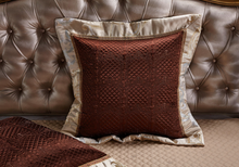 Load image into Gallery viewer, &quot;Arna Lisa&quot; Royal Collection - New Royal Luxury Bedding - Queen - 10 Piece
