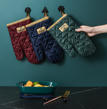 Load image into Gallery viewer, Luxury - Limited Edition Oven Mitts - Green or Burgundy
