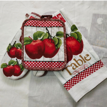 Load image into Gallery viewer, Matching 3 Piece Oven Mitt, Tea Towel and Placemat Set - Many Styles
