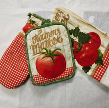 Load image into Gallery viewer, Matching 3 Piece Oven Mitt, Tea Towel and Placemat Set - Many Styles
